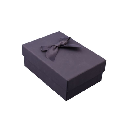 注文の贅沢な化粧品箱の黒の白いブティックの化粧品のパッケージのギフト用の箱